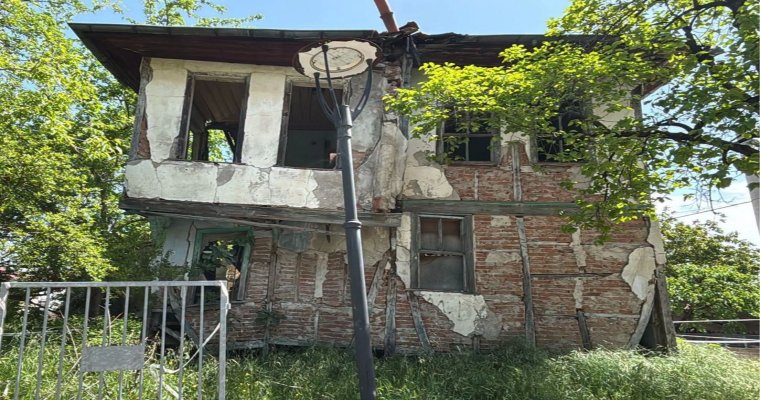 Gölcük’te riskli metruklarda yıkıma devam