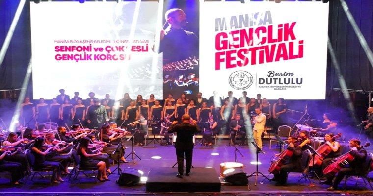 Manisa Gençlik Festivali’nde unutulmaz konser
