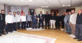 Şampiyon Gölcükspor kupasıyla Başkan Büyükakın’a geldi