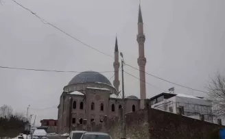 Trabzon'da bitmeyen cami muhtarı isyan ettirdi!