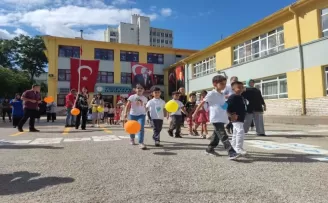 19 milyona yakın öğrenci için ilk ders zili çaldı

