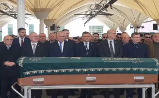 19. Dönem SHP Milletvekili Mahmut Uyanık toprağa verildi
