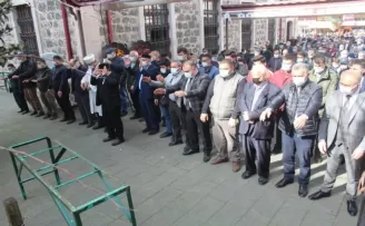24 gün içinde aynı aileden 3 kişi Korona virüsten hayatını kaybetti
