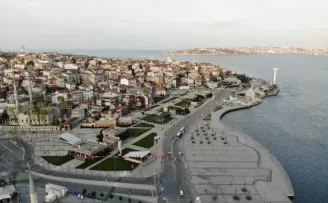 4 günlük sokağa çıkma kısıtlaması nedeniyle Üsküdar Meydanı boş kaldı

