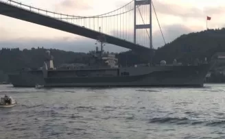 ABD savaş gemisi İstanbul Boğazı’ndan geçti
