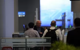 ABD Suriye Özel Temsilcisi James Jeffrey VIP yerine yolcu terminalini kullandı
