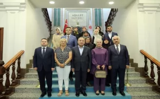 Adalet Bakanı Bozdağ, anneleri kabul etti
