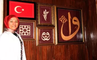 Ahşap ellerinde sanat eserine dönüşüyor

