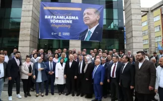 AK Parti’de Bayram Coşkusu Salonlara Sığmadı