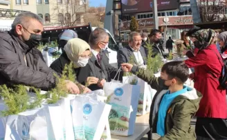 Akyurt Belediyesi’nden 5 bin fidan
