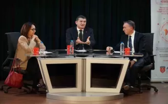 Altınbaş Üniversitesinde diplomasi rüzgârı
