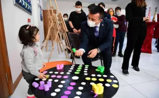 Altındağlı gençler geri dönüşüm malzemelerini sanata dönüştürüyor
