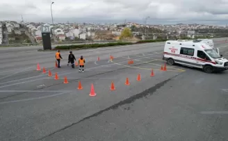 Ambulans sürücülerinin eğitimi nefes kesti
