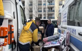 Ambulanslar depremzedeler için Esenyurt’tan yola çıktı
