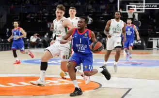 Anadolu Efes, Euroleague’de ilk galibiyetini aldı
