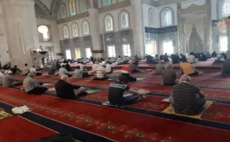 Ankara’da korona virüs tedbirli dördüncü cuma namazı
