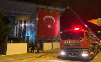 Ankara’da okul dış mantolamasında yangın
