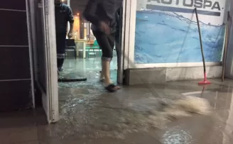 Ankara’da otoparkı su bastı
