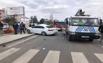 Ankara’da tır ile otomobil çarpıştı: 4 yaralı
