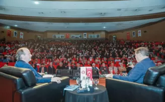 Ankara Keçiören’de Ahmet Özhan konser ve söyleşisine yoğun ilgi