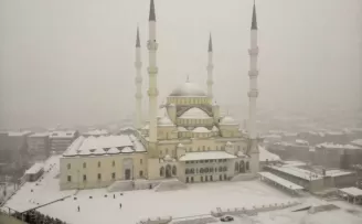 Ankara’nın incisi Kocatepe Camisi beyaza büründü
