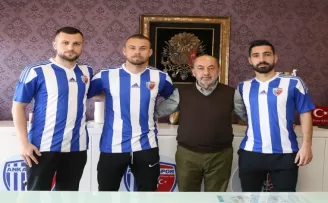 Ankaraspor 3 oyuncuyu renklerine bağladı
