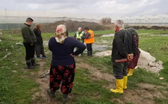 Antalya Büyükşehir’den sel felaketinde çiftçilerin yanında