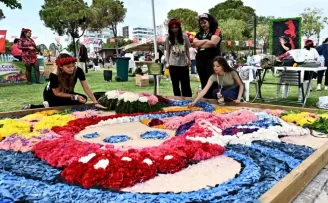 Antalya’da 130 bin çiçekle renkli rekabet