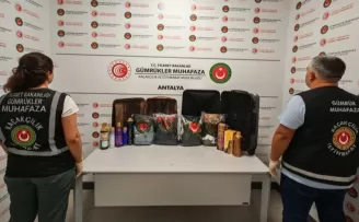 Antalya Havalimanı’nda 18,9 kilo likit metamfetamin ele geçirildi