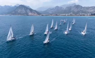 Antalya Körfezi’nde heyecan dolu yarış