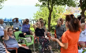 Antalya Muratpaşa’dan Parkinson hastalarına hareket desteği