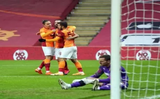 Arda Turan 2. golünü kaydetti
