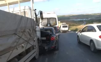 Arnavutköy’de 6 araçlı zincirleme trafik kazası: 3 yaralı
