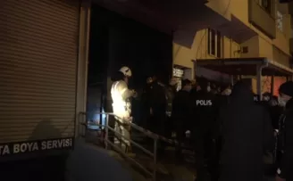 Arnavutköy’de tamir edilmeye çalışılan otomobil bir anda alev aldı
