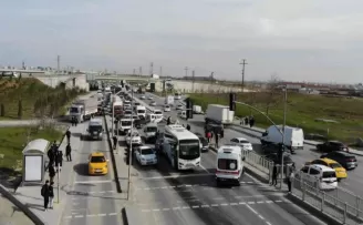 Arnavutköy’de zincirleme kaza, 6 araç birbirine girdi
