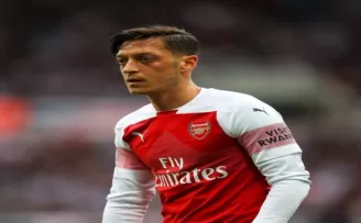 Arsenal’de Mesut Özil krizi
