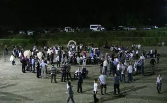 Artvin’de boğa güreşi arenasında kır düğünü
