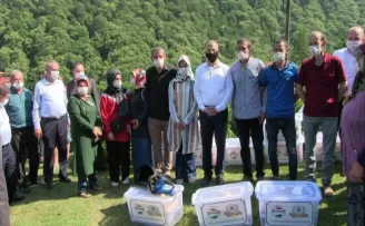 Artvin’de çay üreticilerine şarjlı çay toplama makinesi ve ekipmanları dağıtıldı
