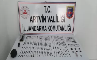 Artvin’de jandarma ekipleri 690 adet sikke ele geçirdi