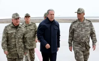 Bakan Akar, Genelkurmay Başkanı  Güler ve Kuvvetleri Komutanları sınırın sıfır noktasıda!