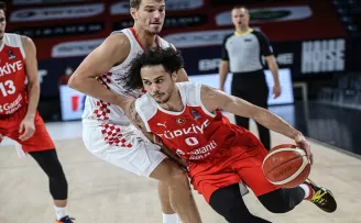 Shane Larkin ilk milli maçına çıktı