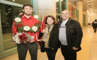 ASKİ’nin milli güreşçileri Avrupa’da tarih yazdı
