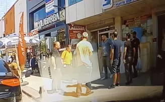 Ataşehir’de genç kadını sokak ortasında darp etti
