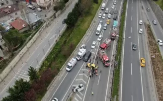 Ataşehir’de taksilerin karıştığı zincirleme kaza: 3 yaralı

