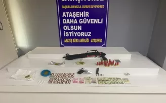 Ataşehir’de uyuşturucu taciri kıskıvrak yakalandı
