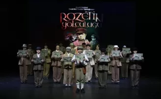 Ataşehirli gençler, dansla 23 Nisan’a damga vurdu
