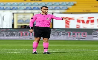 Atilla Karaoğlan, VAR odasından çıkamıyor
