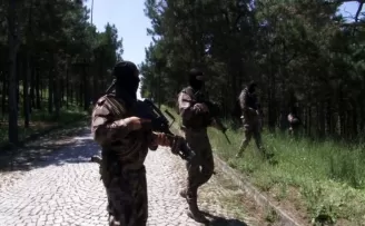 Atlı polislerden korona virüs denetimi
