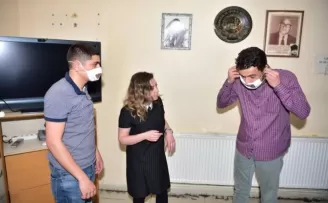 Avcılar Belediyesi işitme engelliler için özel maske üretiyor

