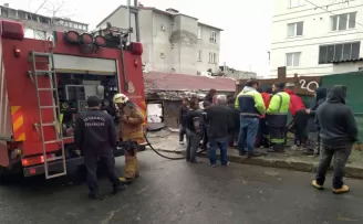 Avcılar’da çocuk kibritle oynarken evi yaktı
